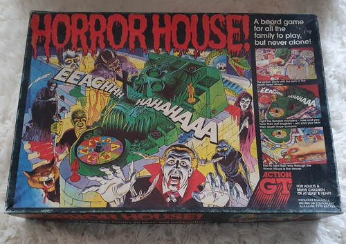 Vintage action horror - action, house