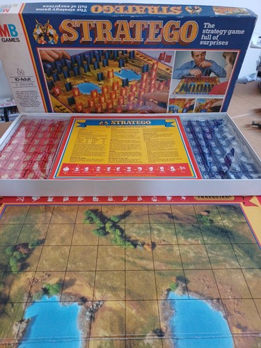 Stratego board game 1982 - game,