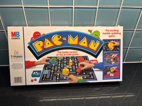 Vintage 80s pac man - man, board