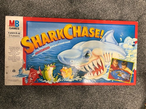 Shark chase game motorised - shark,